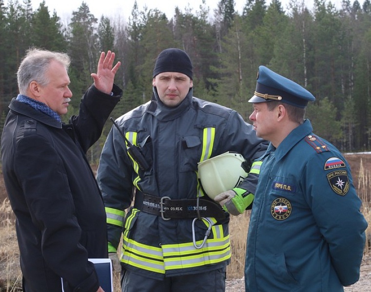 В Подпорожском районе 20 апреля на территории возле дороги Толстое – Мандроги проходили межведомственное учение по тушению крупных лесных пожаров.