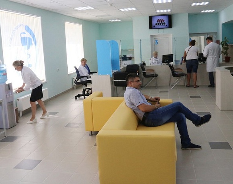 В Подпорожской поликлинике открылась вежливая регистратура