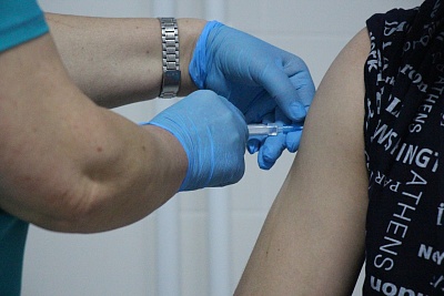 В России стартовала вакцинация подростков от COVID-19